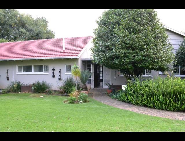 4 BEDROOM HOUSE FOR SALE IN MONUMENT